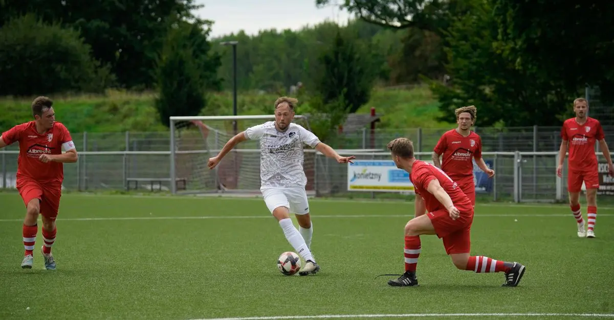 Comment suivre les matchs de football en direct : guide pratique