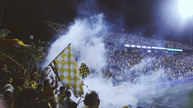 Les meilleures solutions pour suivre le sport en direct efficacement